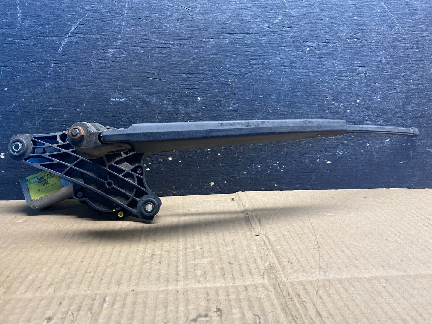 2007 to 2013 BMW X5 E70 Rear Windshield Wiper Motor OEM AA7503 DG0