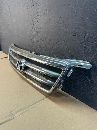 2000 to 2001 Toyota Camry Front Upper Grill Grille AE34781