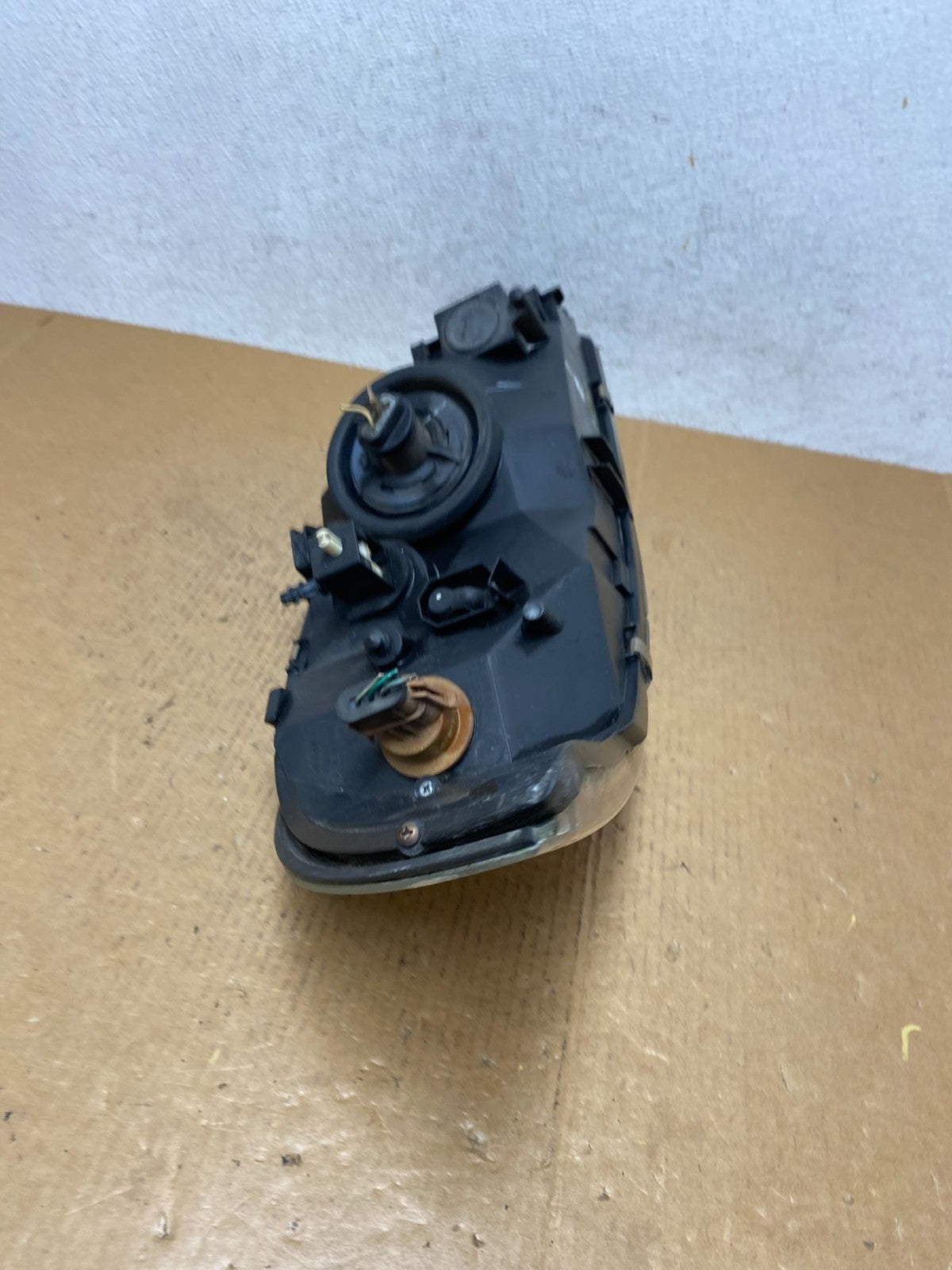 1999 to 2003 Ford Windstar Left Driver LH Halogen Headlight AE0421 DW8