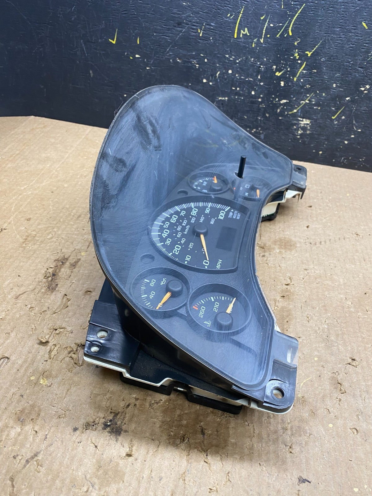 2004 to 2007 Chevrolet Express Speedometer Cluster Gauge OEM  z7129 DG1