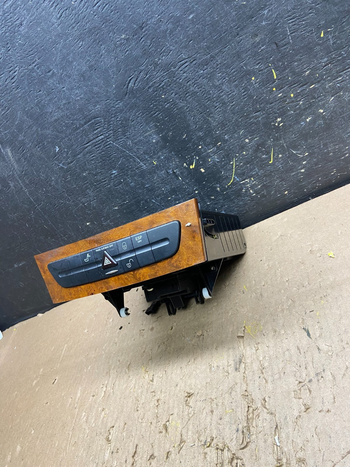 2003 - 2009 Mercedes W211 W219 CLS500 Door Lock ESP Hazard Control T8451 DG2