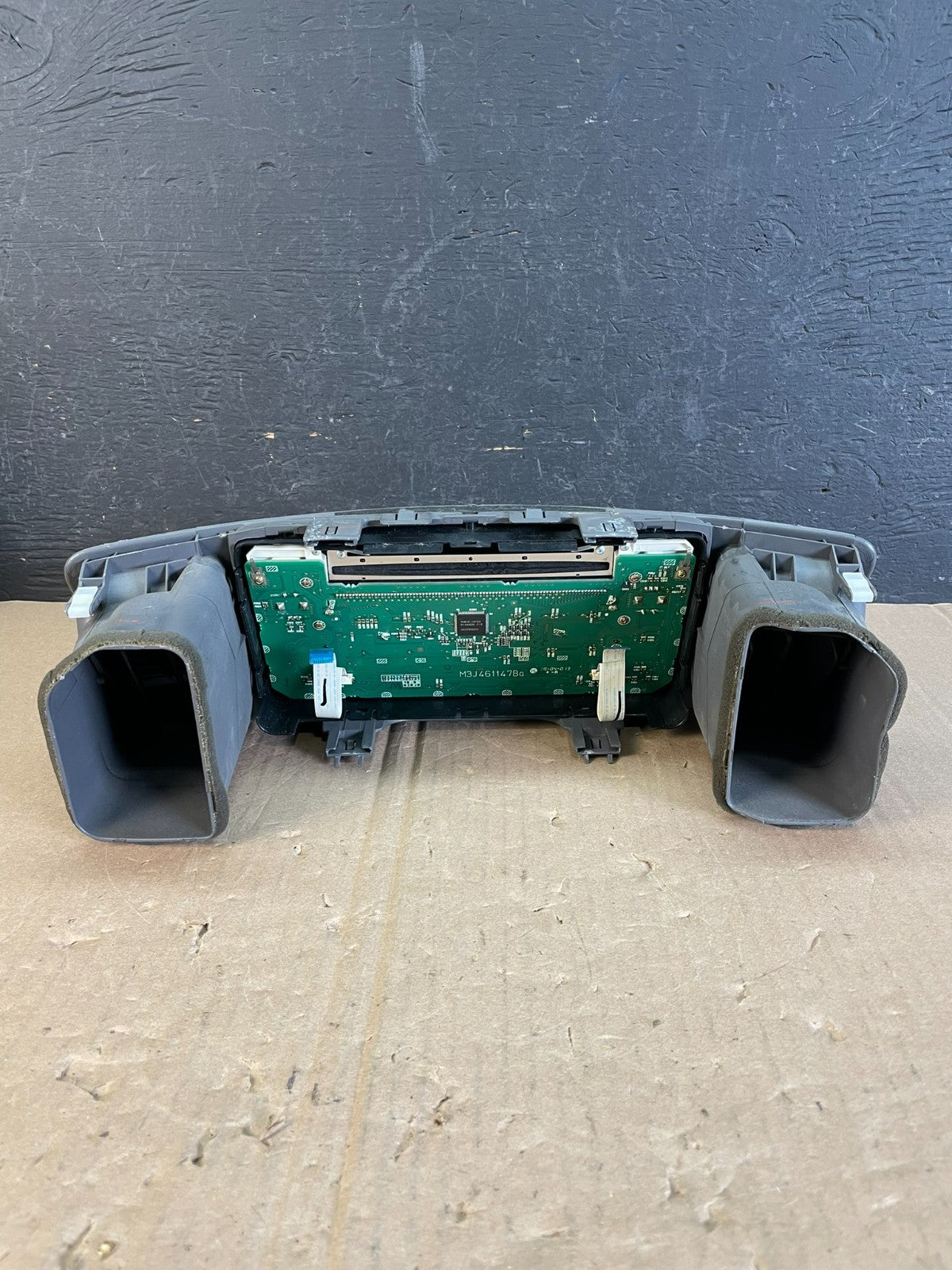 2003 2008 Toyota Corolla Radio Cd Player W/ Bezel Air Vent AD5959 DG5