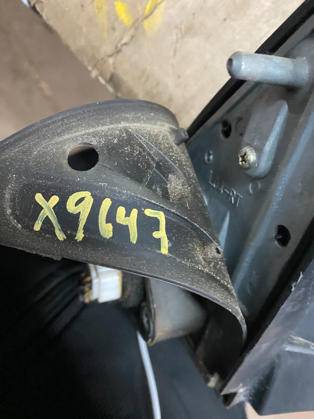 1998 to 2002 Isuzu Rodeo Right Passenger RH Power Door Mirror OEM X9647 DG10