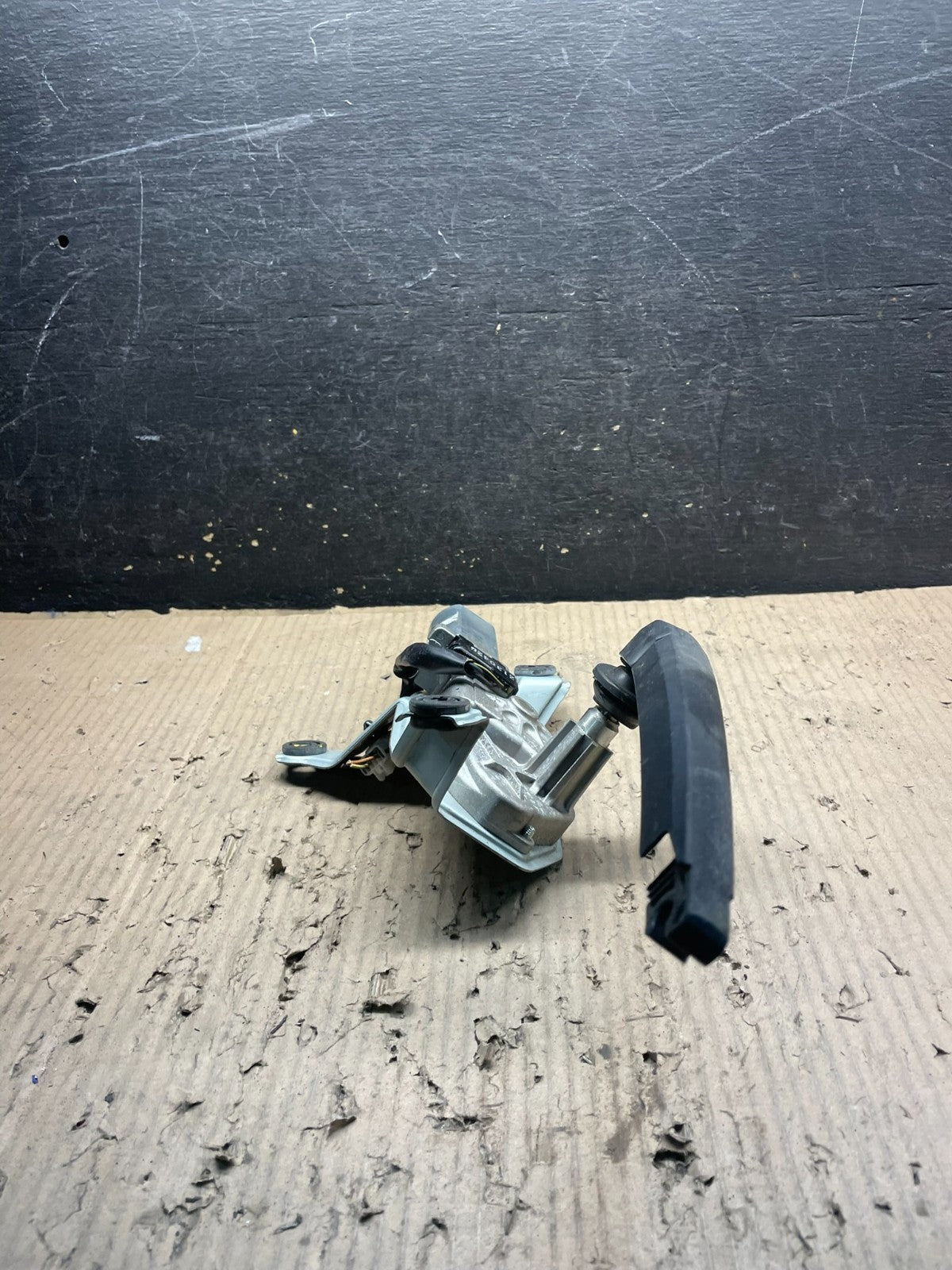 2014-2015 Kia Sorento Rear Glass Windshield Wiper Motor X0932 DG4