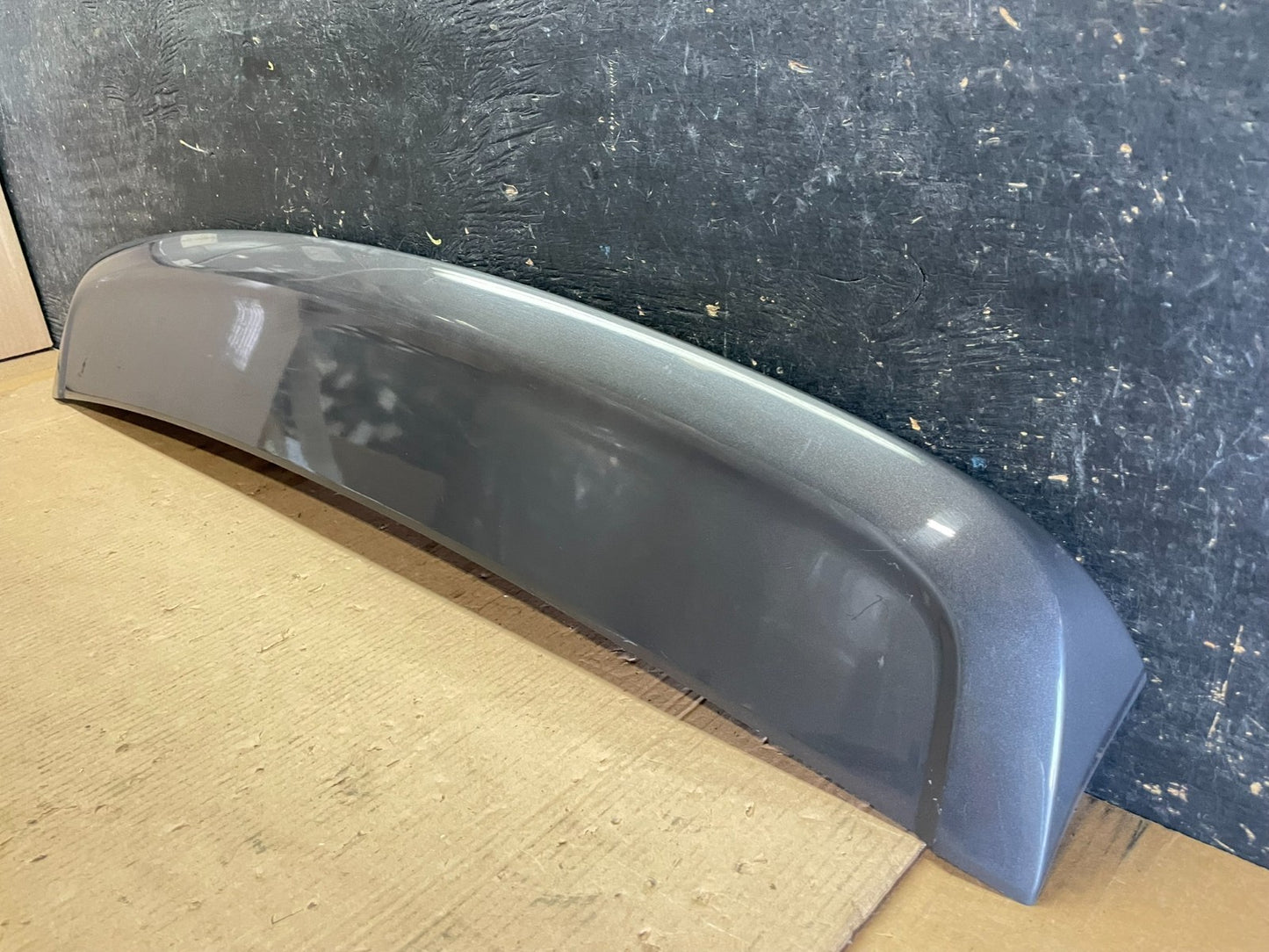 2008 to 2010 Volkswagen Touareg Trunk Hatch Lid Spoiler 3rd Brake Light AA21482