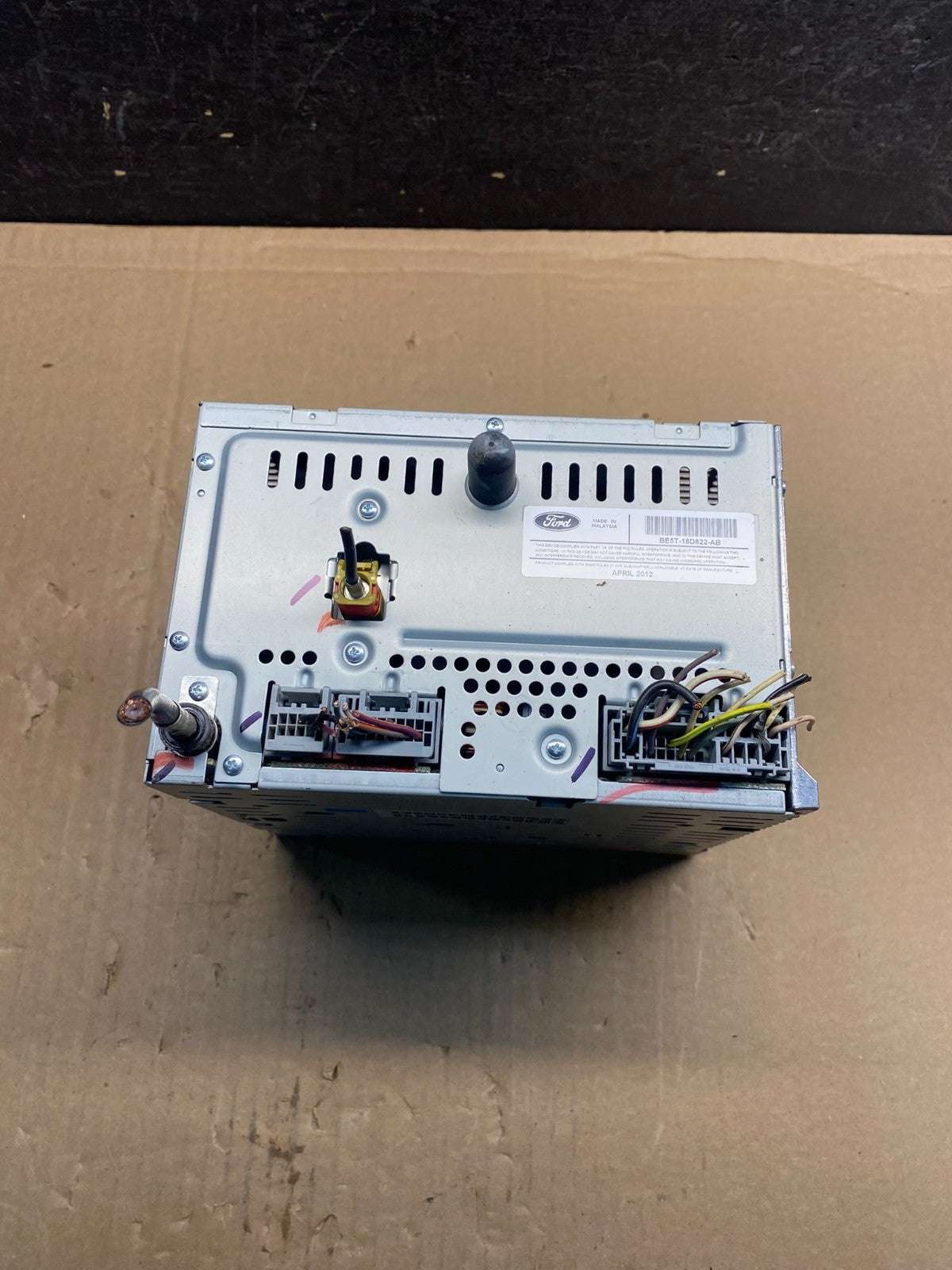 2010 to 2012 Ford Fusion Radio Audio Receiver AM FM CD MP3 ae7934 DG5