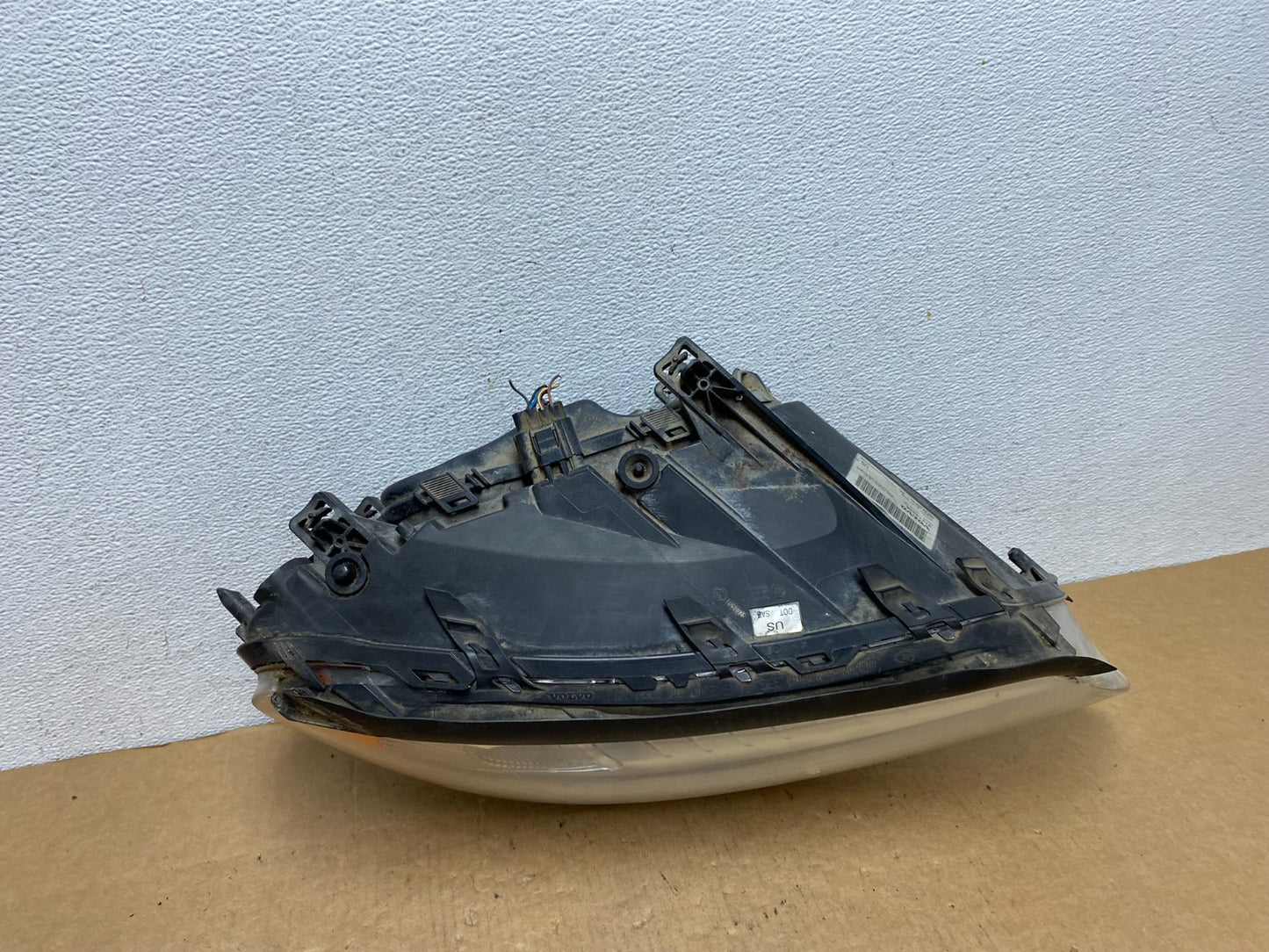 2008 to 2013 Volvo XC70 V70 S80 Right Passenger Side Halogen Headlight AD4603 DW3