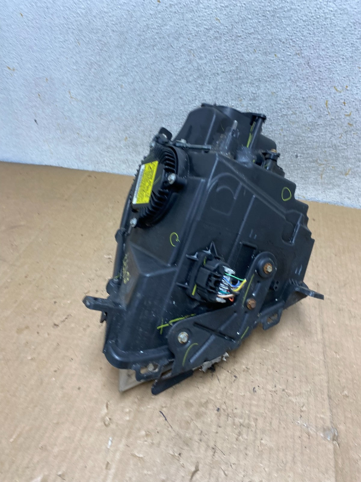 2008 to 2014 Cadillac CTS Right Passegner RH Side Xenon Headlight AI9177 DW7