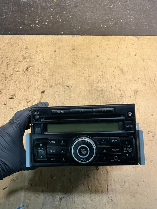 2011 to 2013 Nissan Quest AM FM Radio Stereo CD Player Receiver W6967 DG0