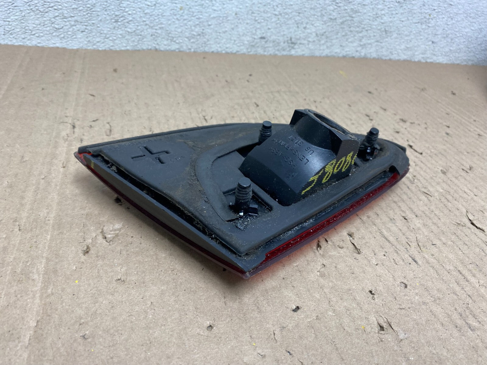 2000 to 2002 Chevrolet Cavalier Right Passenger Inner Tail Light J8086 PS6