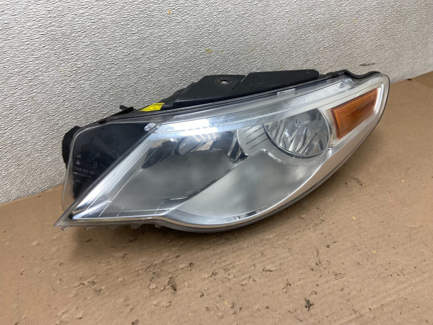 2009 - 2012 Volkswagen CC Left Driver Lh Side Headlight Halogen Oem AB0221 DW2