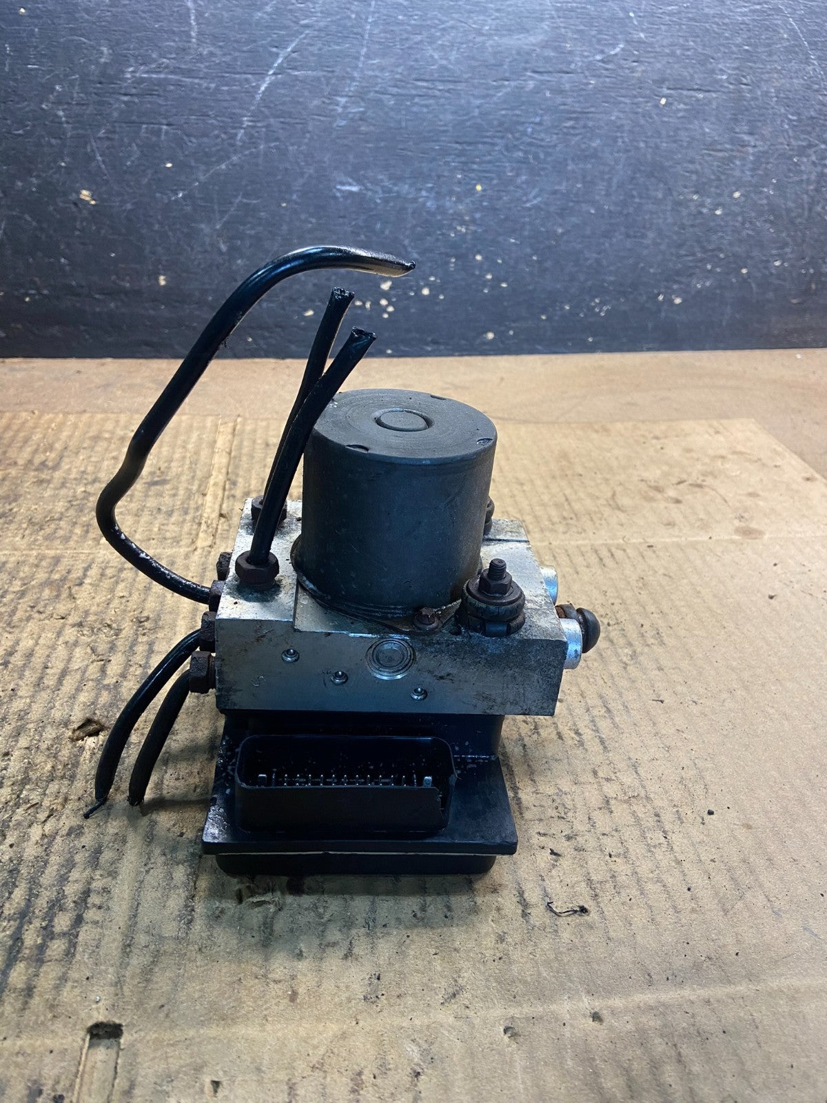 2008 GMC Yukon Chevrolet Tahoe ABS Anti Lock Brake Pump OEM Y4399 DG1