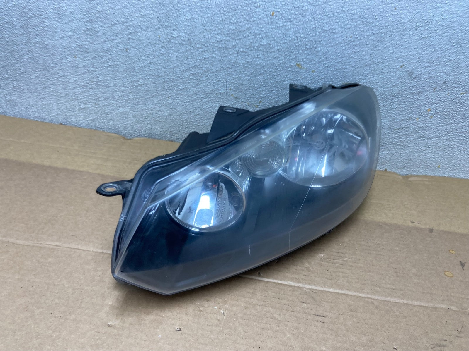 2010-2014 Volkswagen Golf MK6 GTI Left Driver LH Halogen Headlight AD2479 DW2