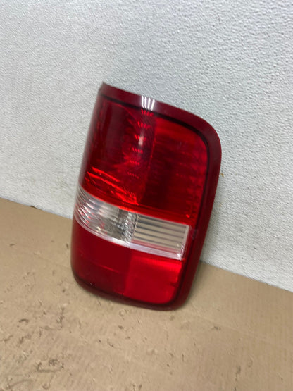 2004 to 2008 Ford F150 F-150 Right Passenger RH Side Tail Light AG6525 LK1