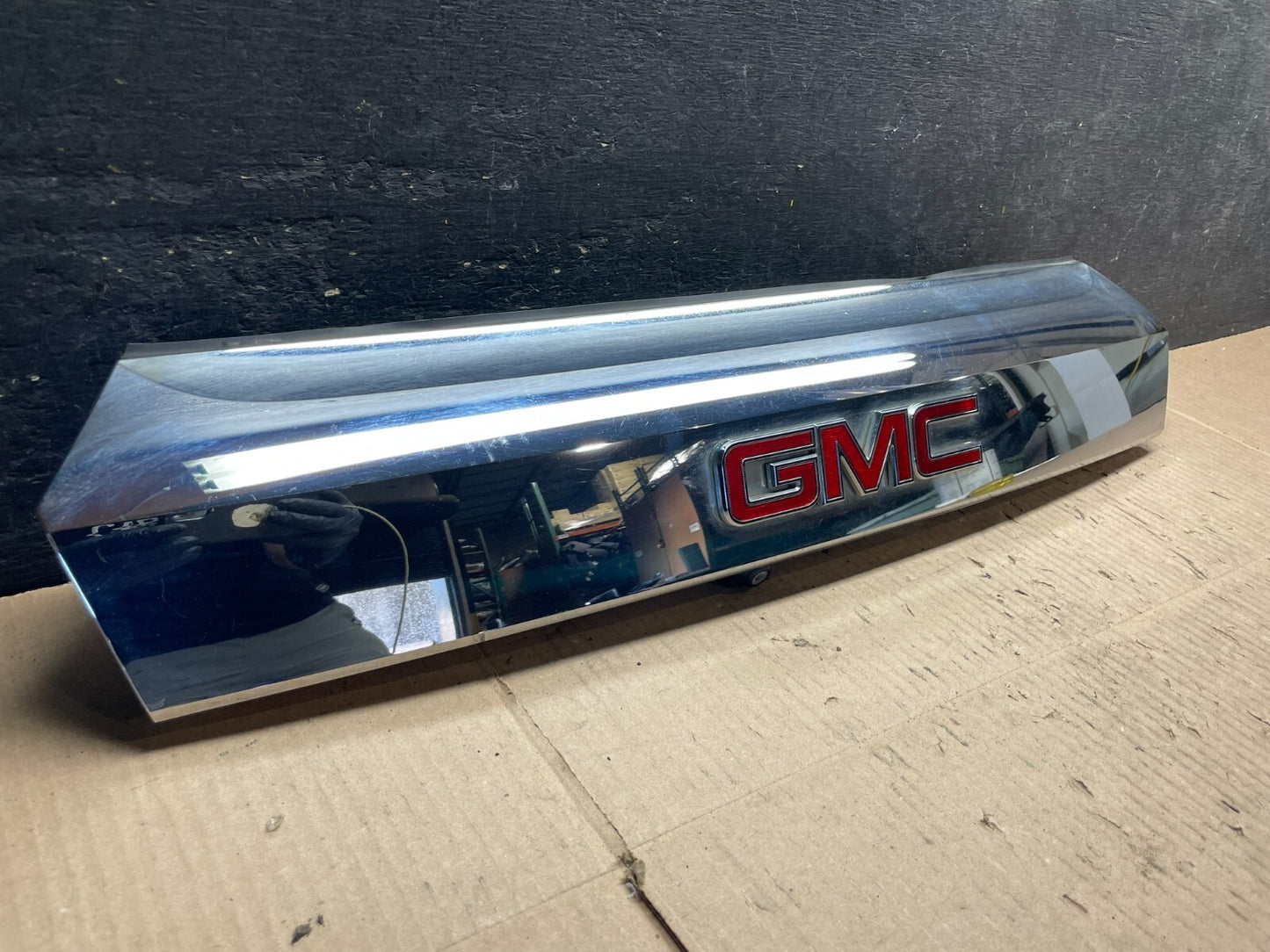 2011-2015 GMC Terrain Tailgate Liftgate Chrome Molding with Camera C21761