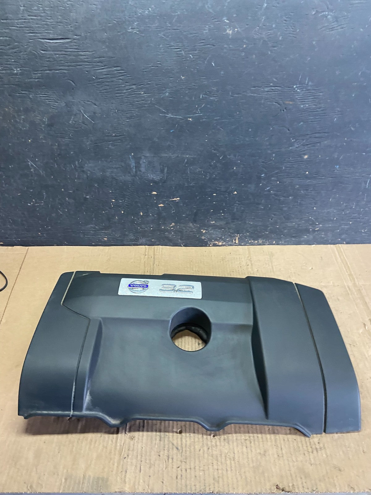 2007 to 2014 Volvo XC90 OEM 3.2L Upper Top Engine Motor Dust Cover Oem p8471 DG1