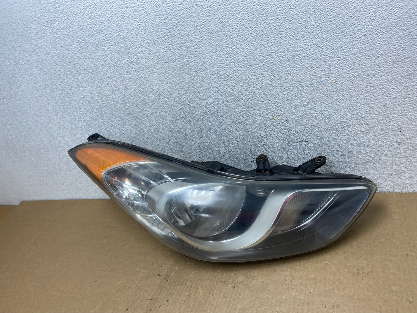 2011 2012 2013 Hyundai Elantra Right Passenger Headlight AF9660 DW1
