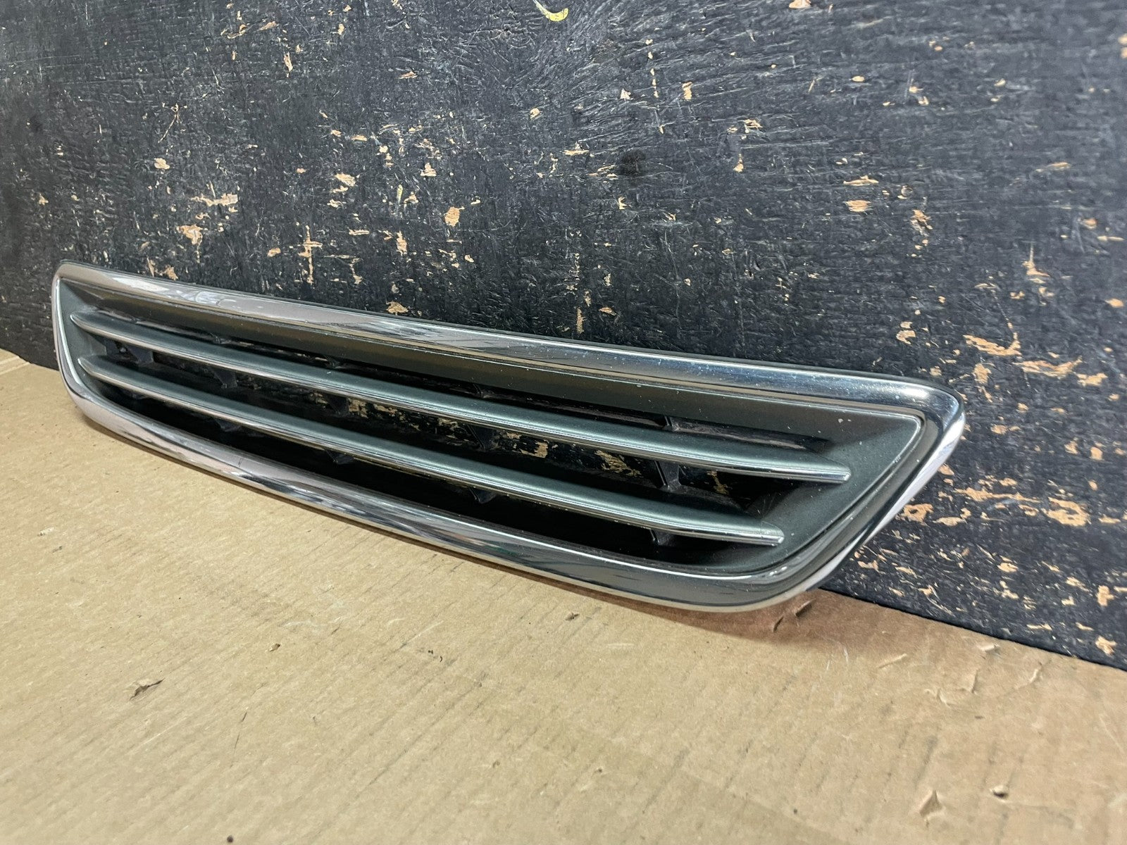 2000 to 2001 Lexus ES300 Front Grille Grill AB30922
