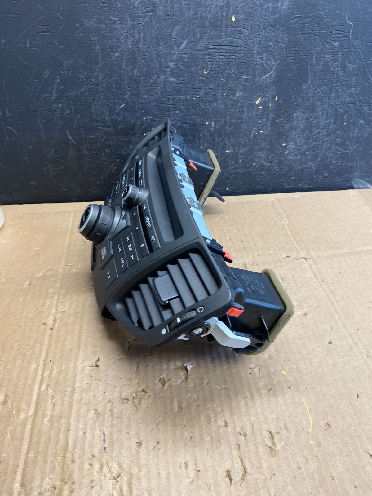 2011 to 2014 Acura TSX AM/FM CD Player Radio Audio System Air Vent AD2308 DG2