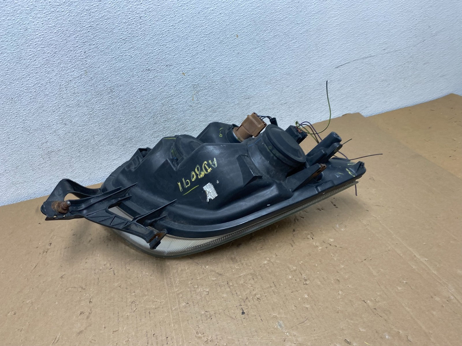 2006 to 2009 Ford Fusion Headlight Left Driver LH Side AD8091 DW5