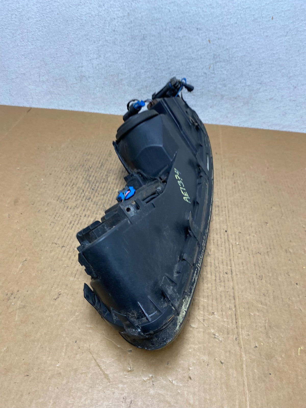 2001 to 2003 Oldsmobile Aurora Right Passenger RH Side Headlight ae1374 DG8