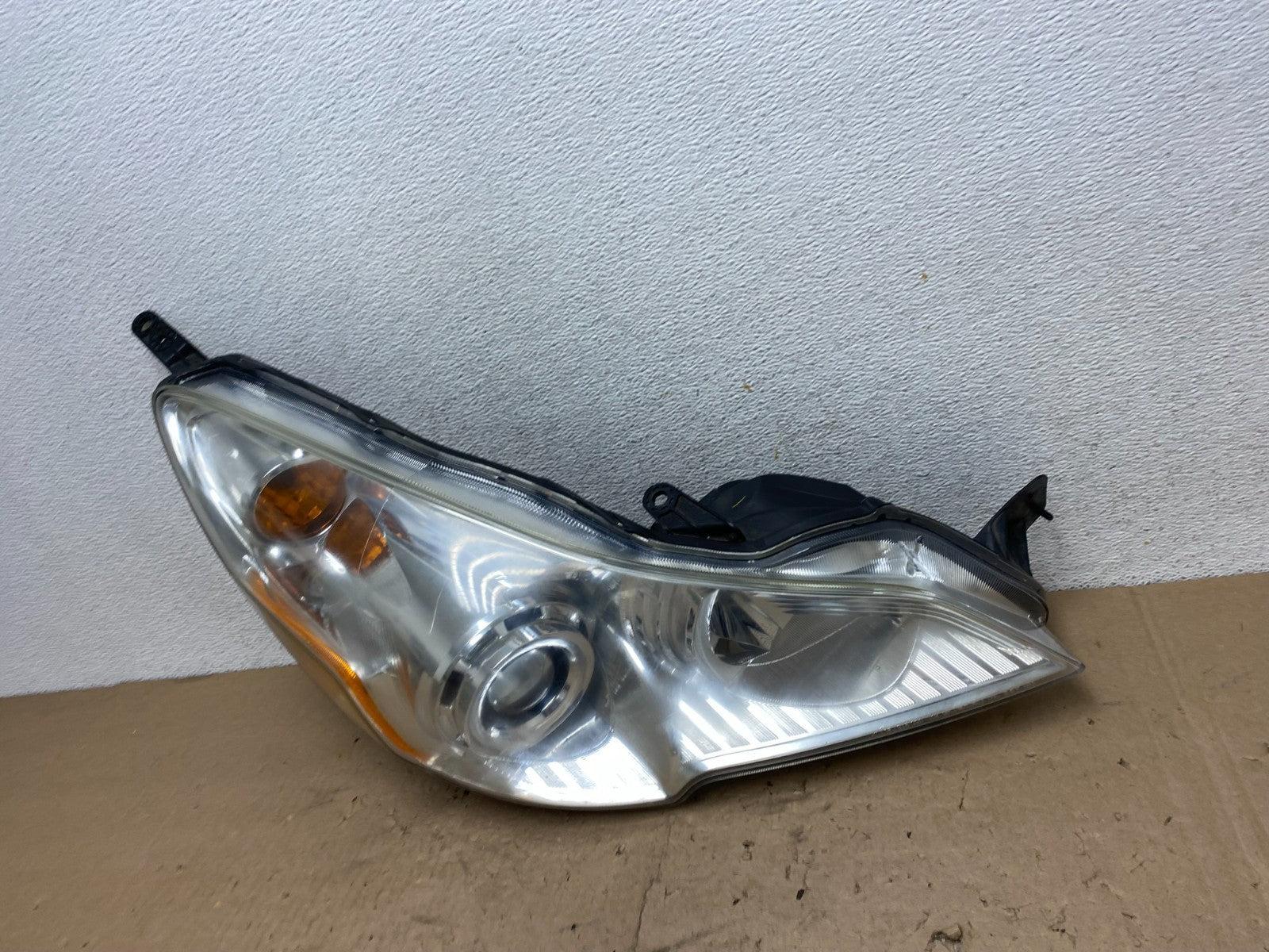 2010-2012 Subaru Legacy Outback Right Passenger Headlight AG5651 DW1
