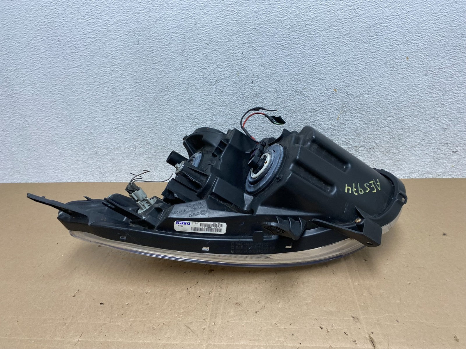 2009-2013 Nissan Rogue Right Passenger Halogen Headlight DEPO AE5974 DW3
