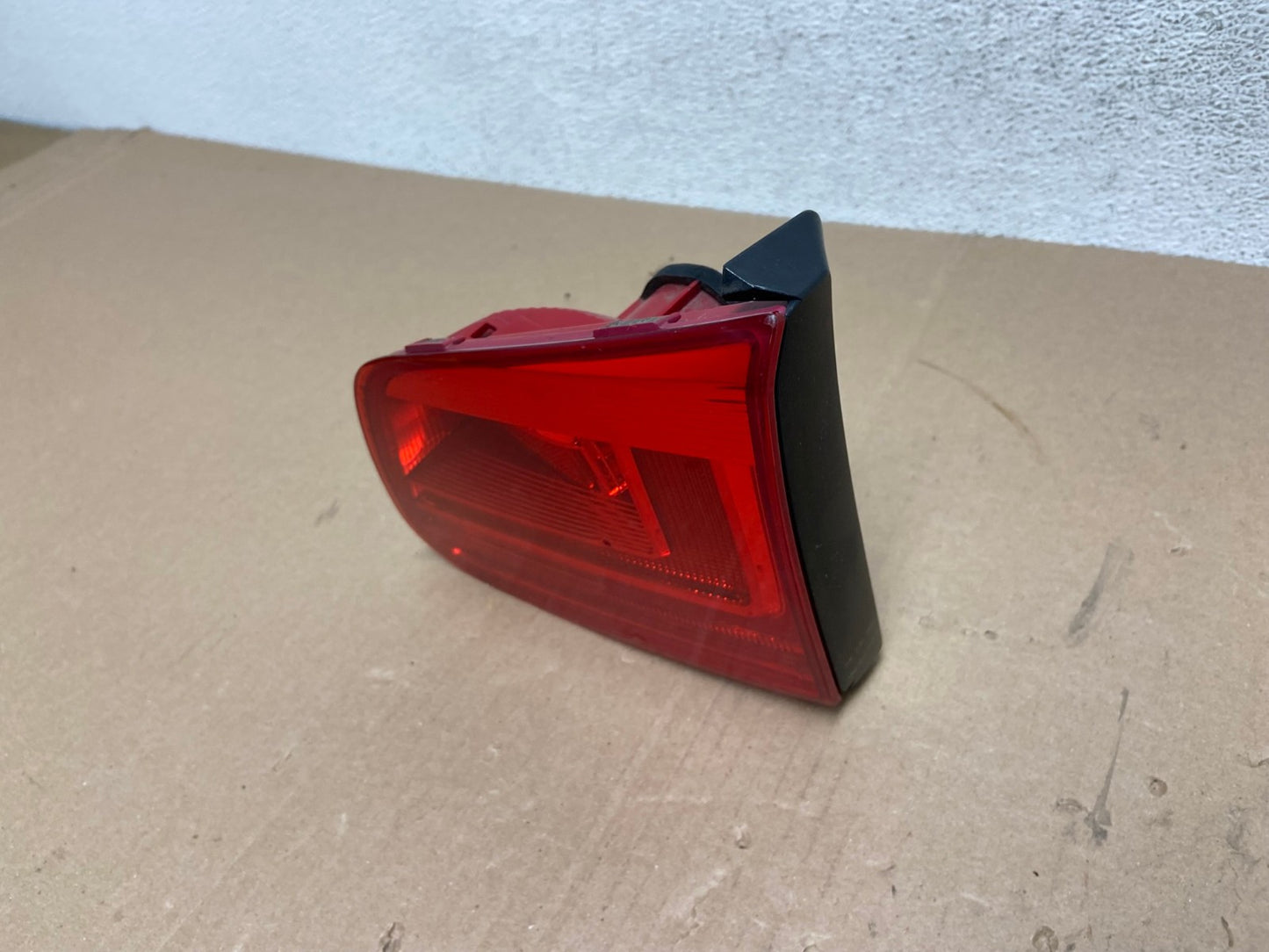 2012-2017 Volkswagen Tiguan Right Passenger Rh Side Inner Tail Light AE7173 LK1