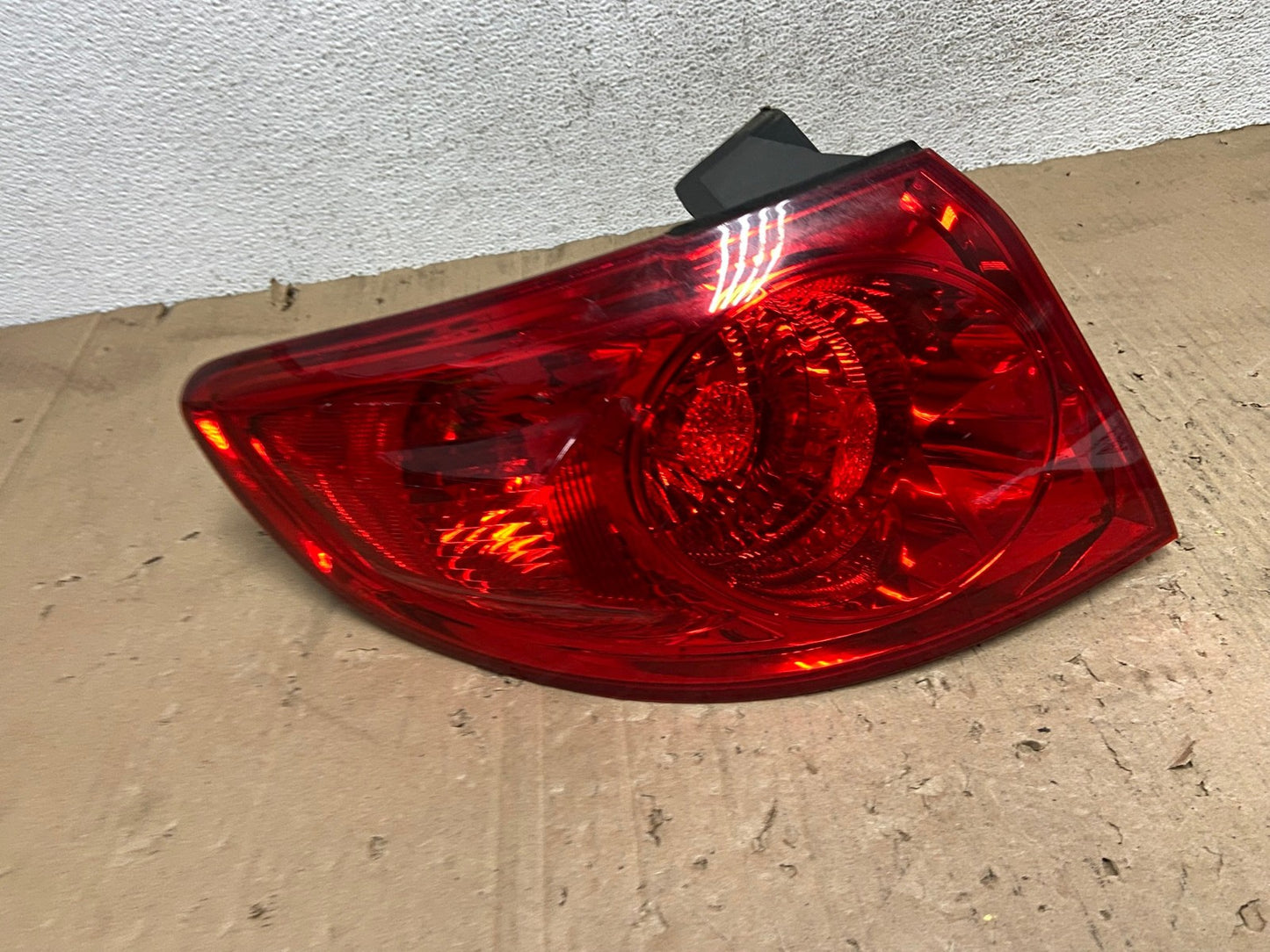 2007 - 2009 Hyundai Santa Fe Left Driver LH Side Tail Light AE9380 LK0