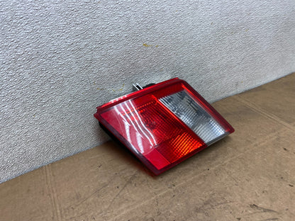 2002 2003 2004 2005 Saab 9-5 Sedan Right Passenger Inner Tail Light Oem Y6041 DW2
