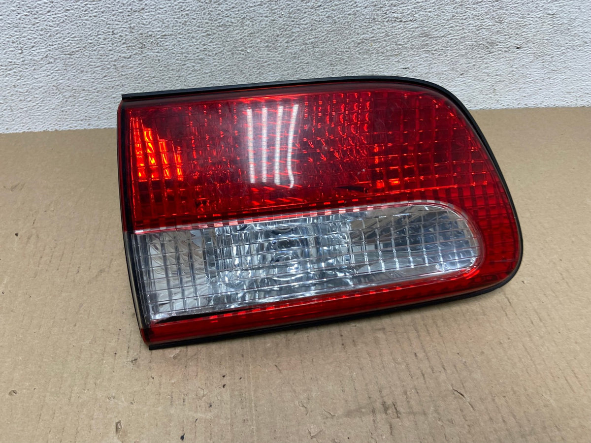2001 2002 2003 Toyota Sienna Left Driver Lh Side Inner Tail Light AF5825 LK0