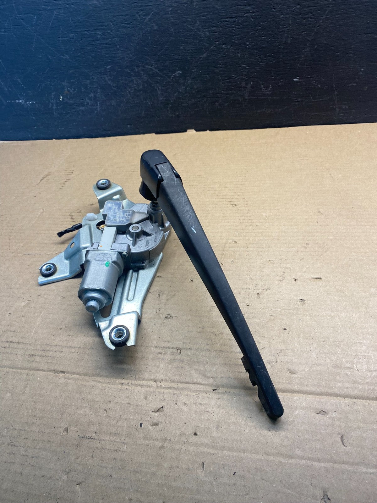 2011 to 2017 Infiniti QX56 QX80 Rear Wiper Motor OEM AC6842 DG2