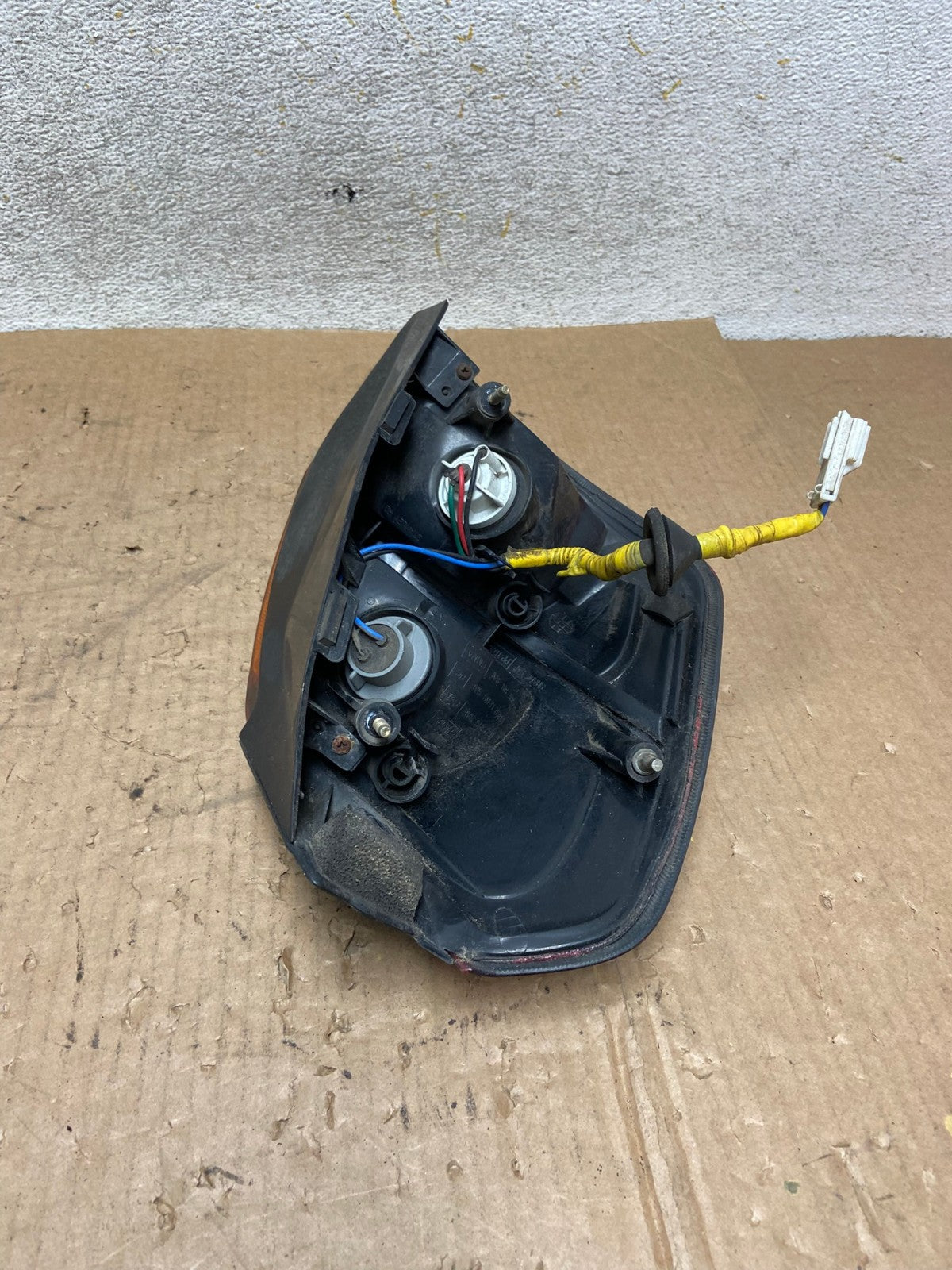 2001 to 2004 Subaru Legacy Outback Right Passenger Rh Tail Light AI5495 LK6