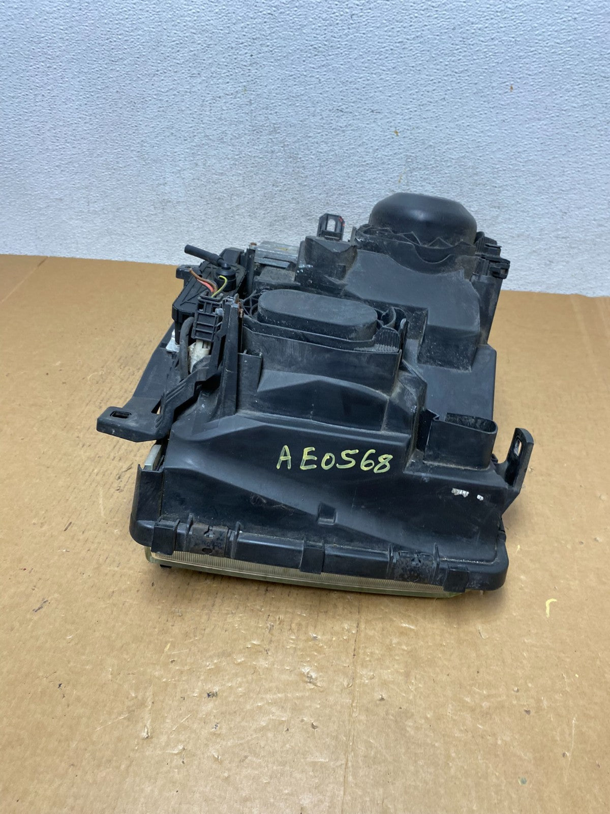 2003 to 2004 Land Rover Range Rover Left Driver Headlight Xenon HID AE0568 DW5