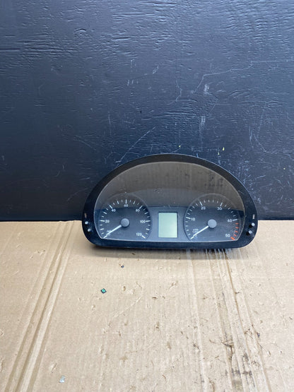 2014 to 2018 Mercedes Sprinter 2500 Speedometer Gauge Cluster AB8975 DG0