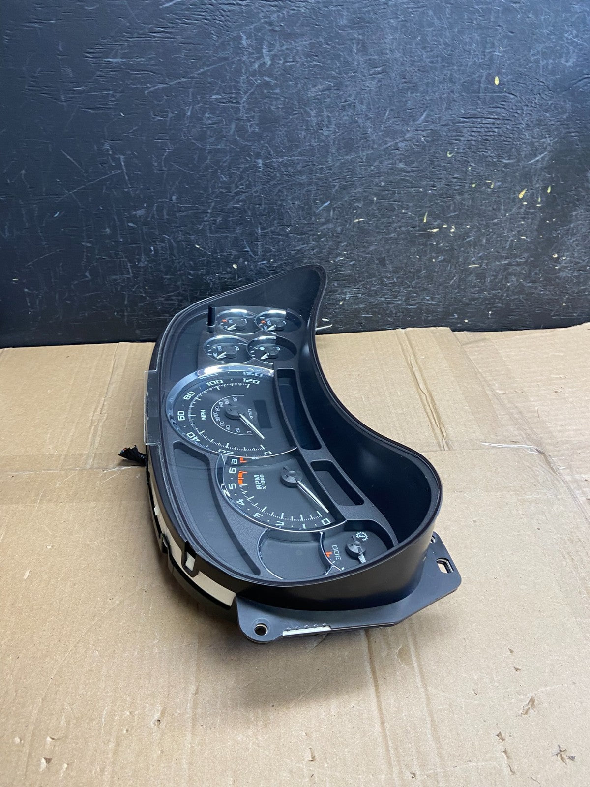 2003 to 2006 Cadillac Escalade Instrument Speedometer Cluster Gauge AF2754 DG1