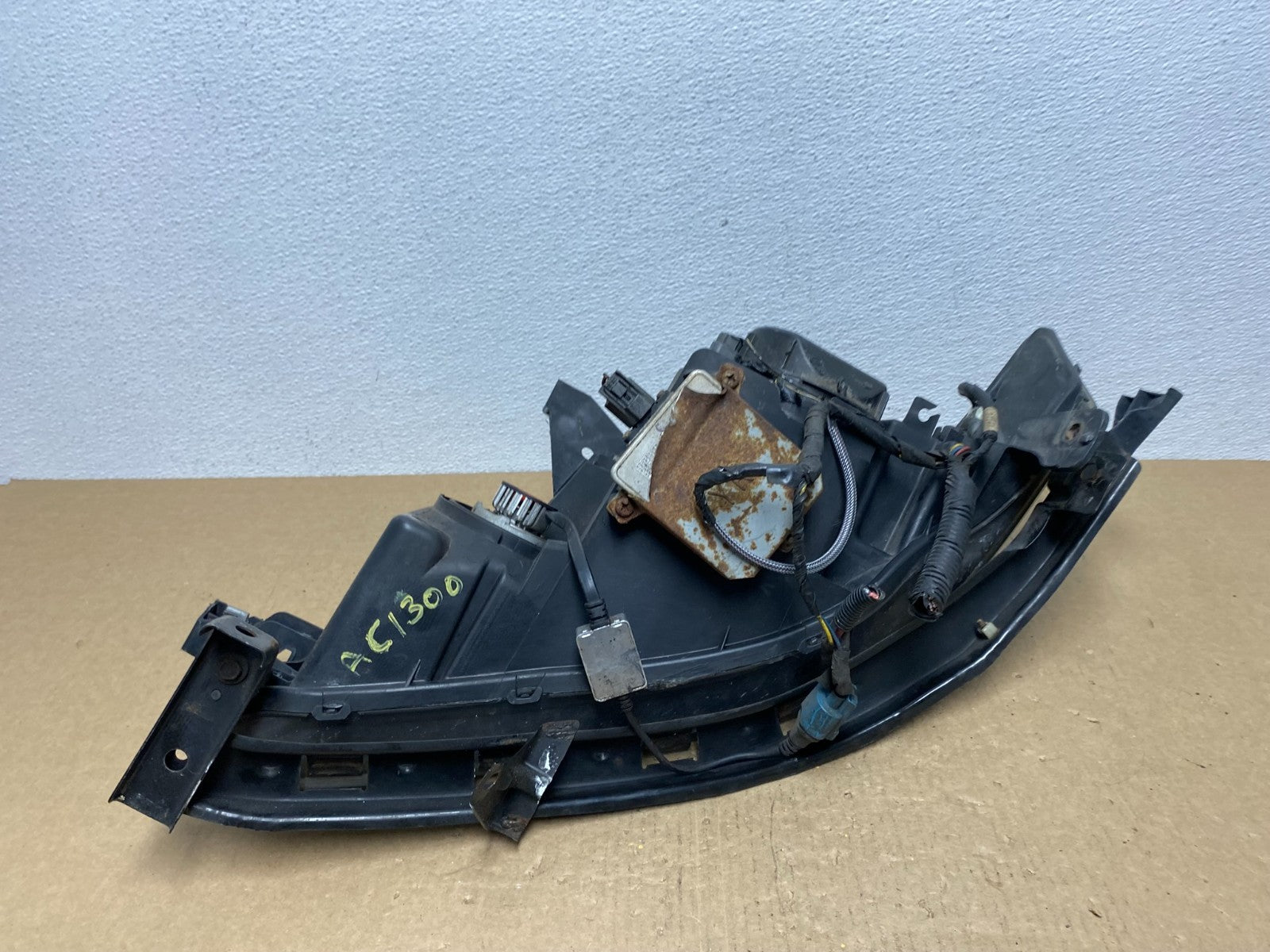 2007 to 2008 Acura TL Type-S Headlight Right Passenger Xenon Hid AC1300 DW10