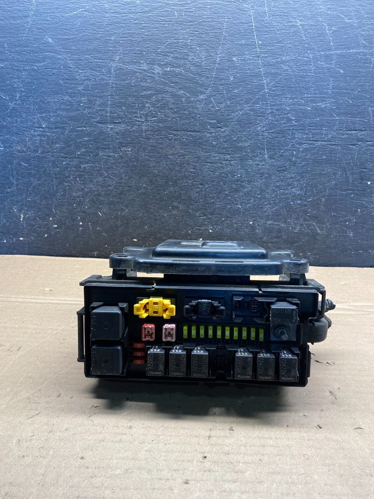 2005 Jeep Grand Cherokee Fuse Box BCM Body Control Module AH9908 DW3