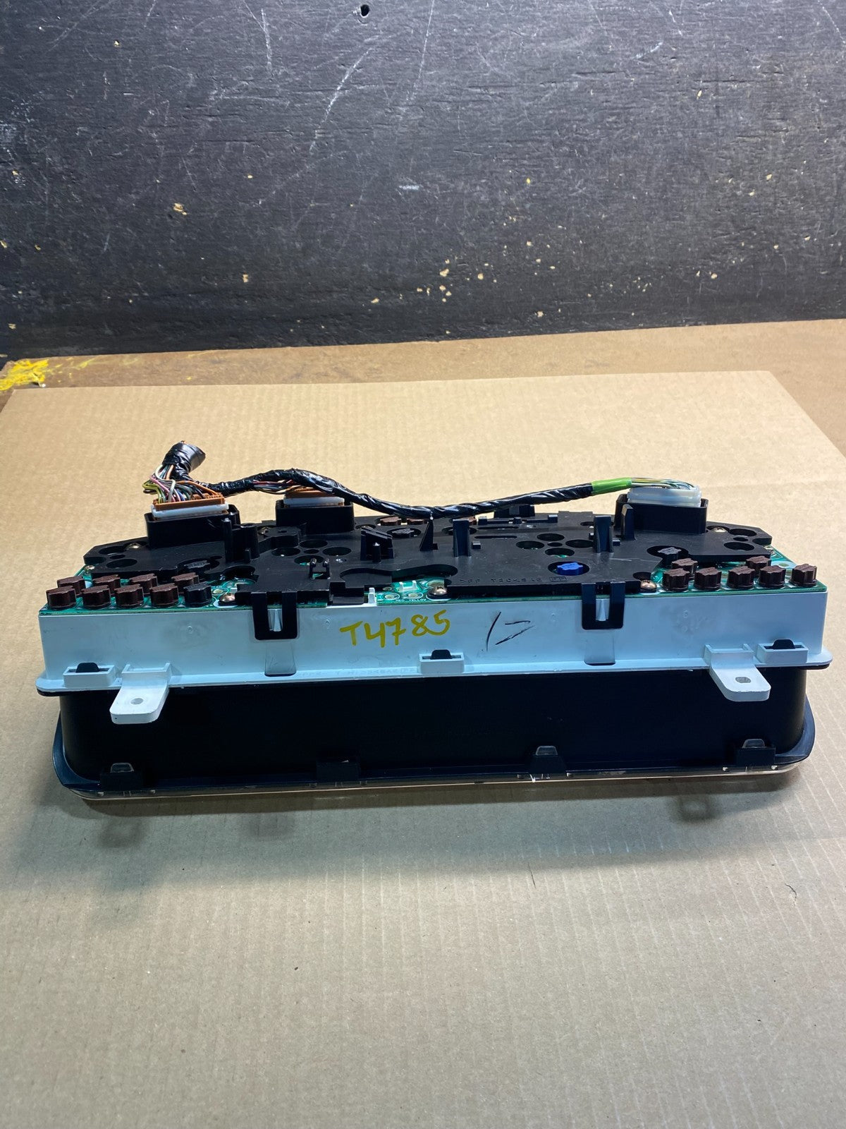 1998 to 2000 Nissan Pathfinder Speedometer Cluster Gauge Z5092 PS6