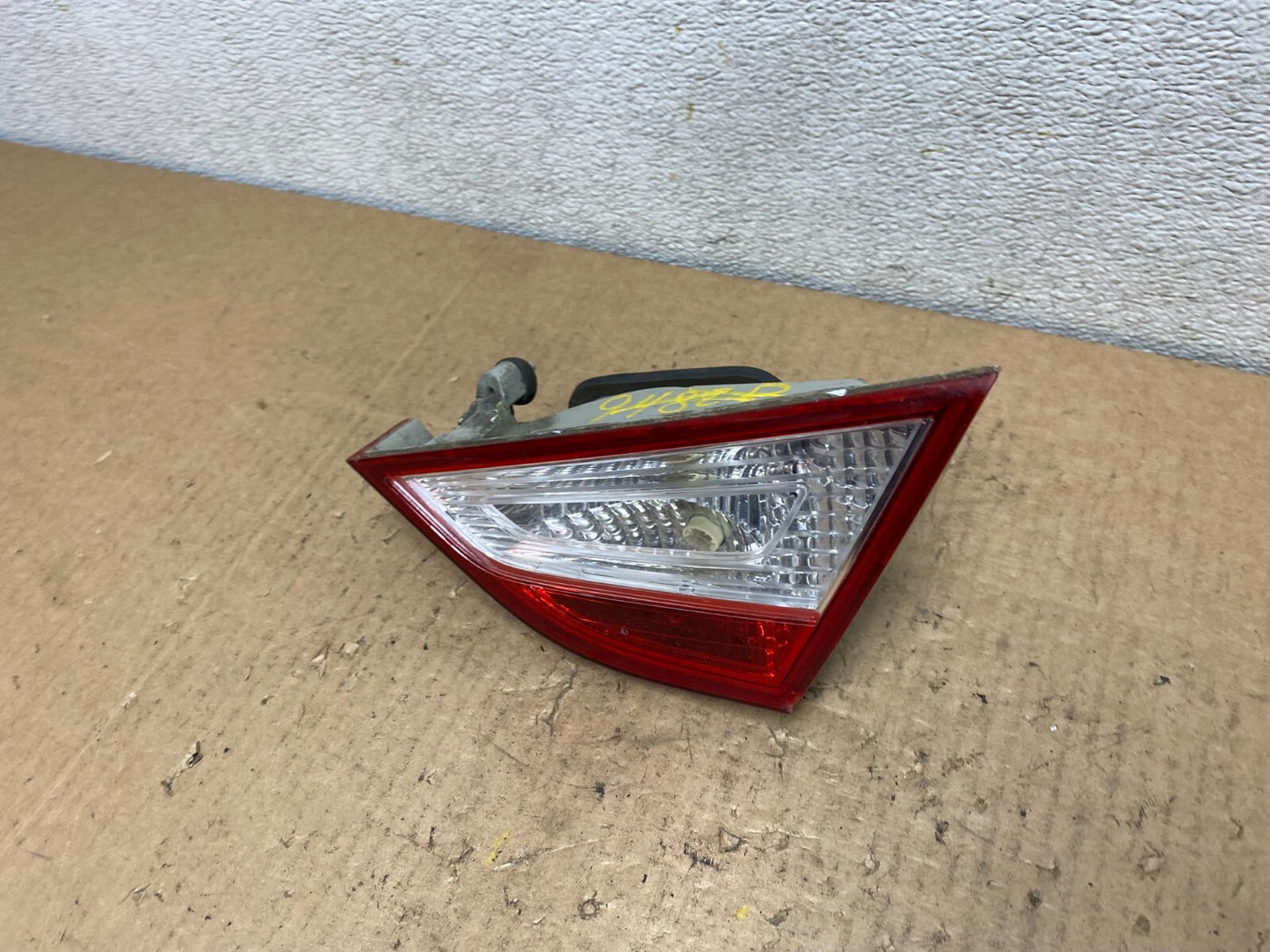 2011 to 2014 Hyundai Sonata Right Passenger Rh Inner Tail Light Oem L8722 DW1