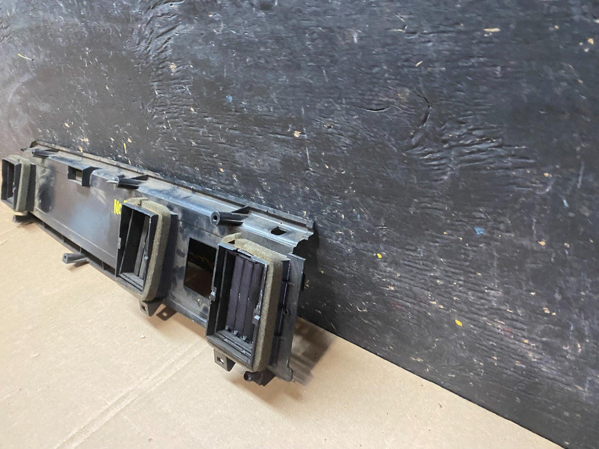 1983 to 1984 Ford Thunderbird Dash Bezel Vent Passenger Side Panel U0039 PS7