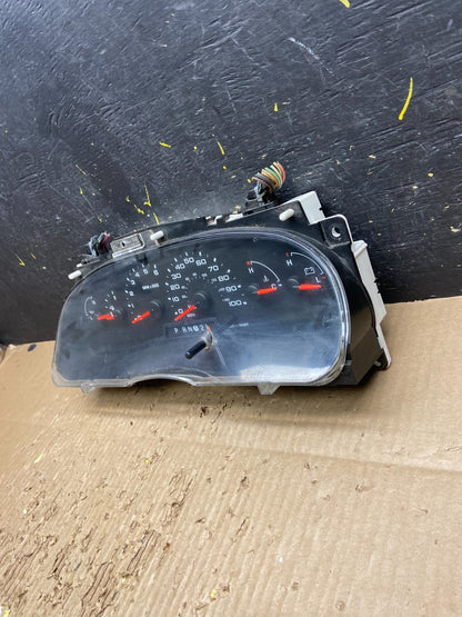 2006 Ford E350 Gauge Speedometer Cluster OEM v7841 DG3