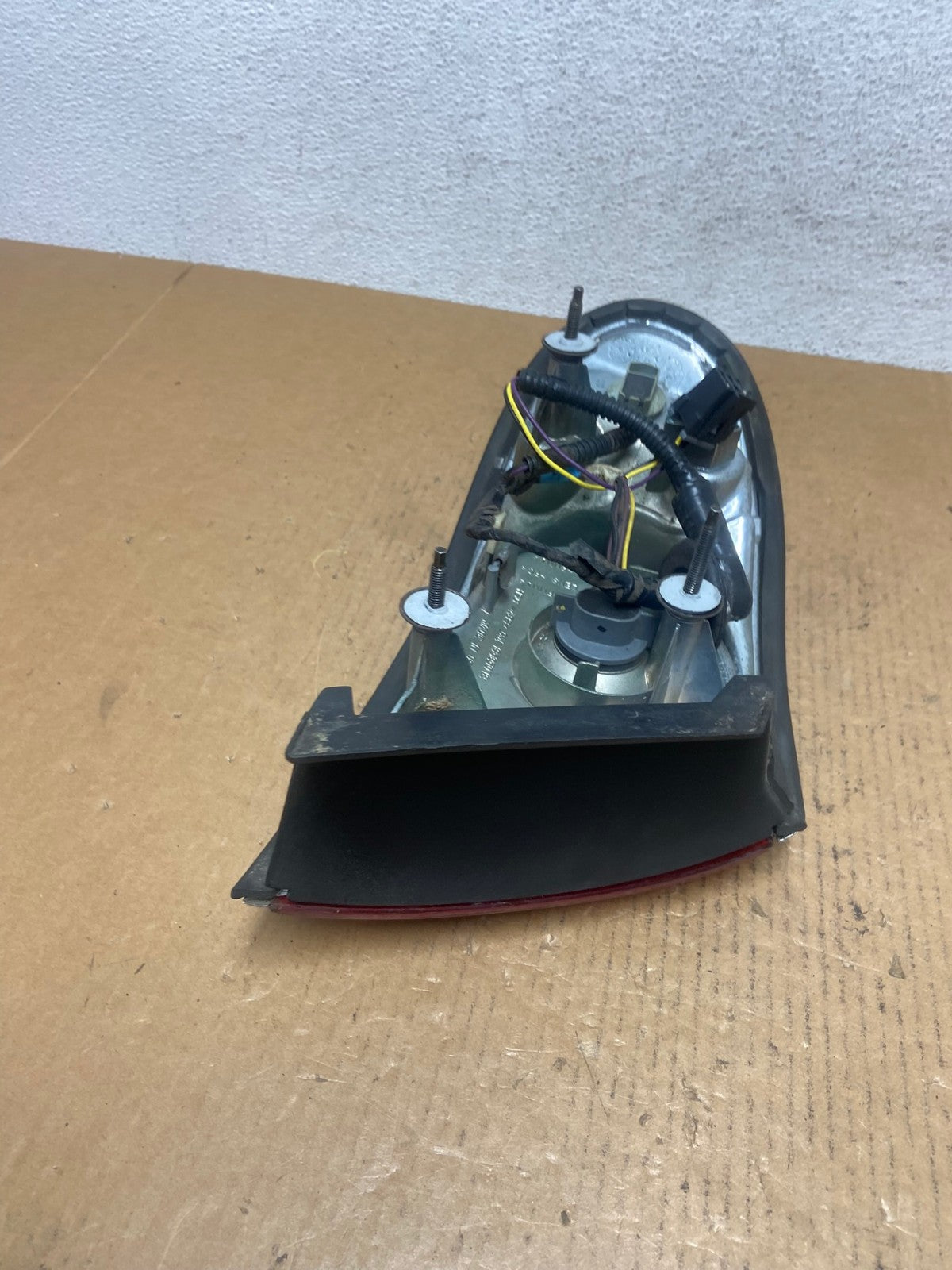 2000 to 2005 Buick Lesabre Right Passenger RH Side Tail Light AE0535 LK6