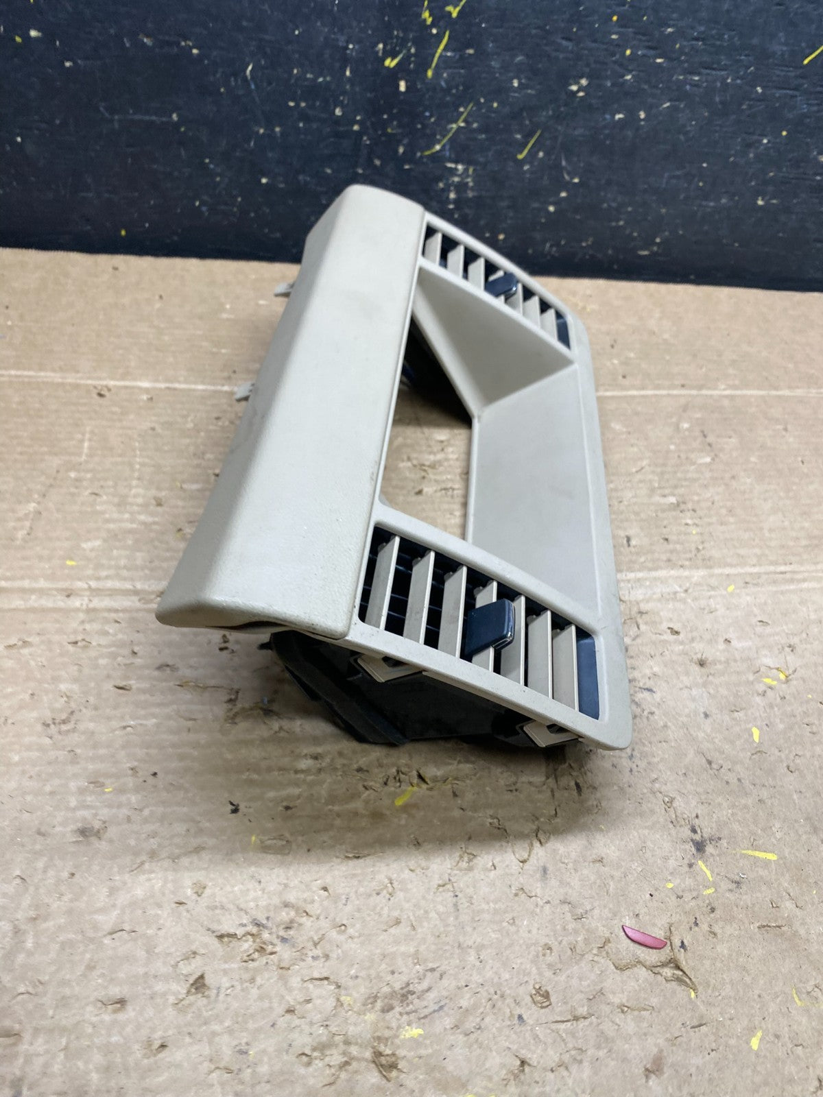 2003-2007 Nissan Murano Radio Center Console Display Bezel Air Vent OEM w9703 DG6
