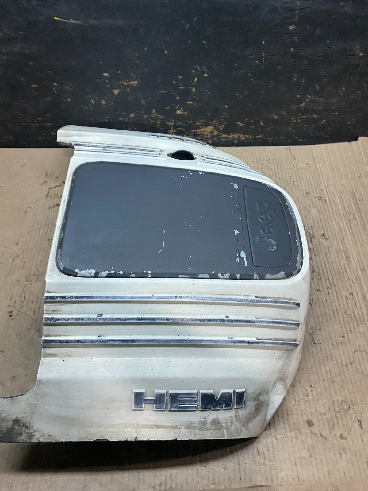 2005 to 2010 Jeep Grand Cherokee 5.7L Hemi Engine Cover Plastic Shield V4209 DG3