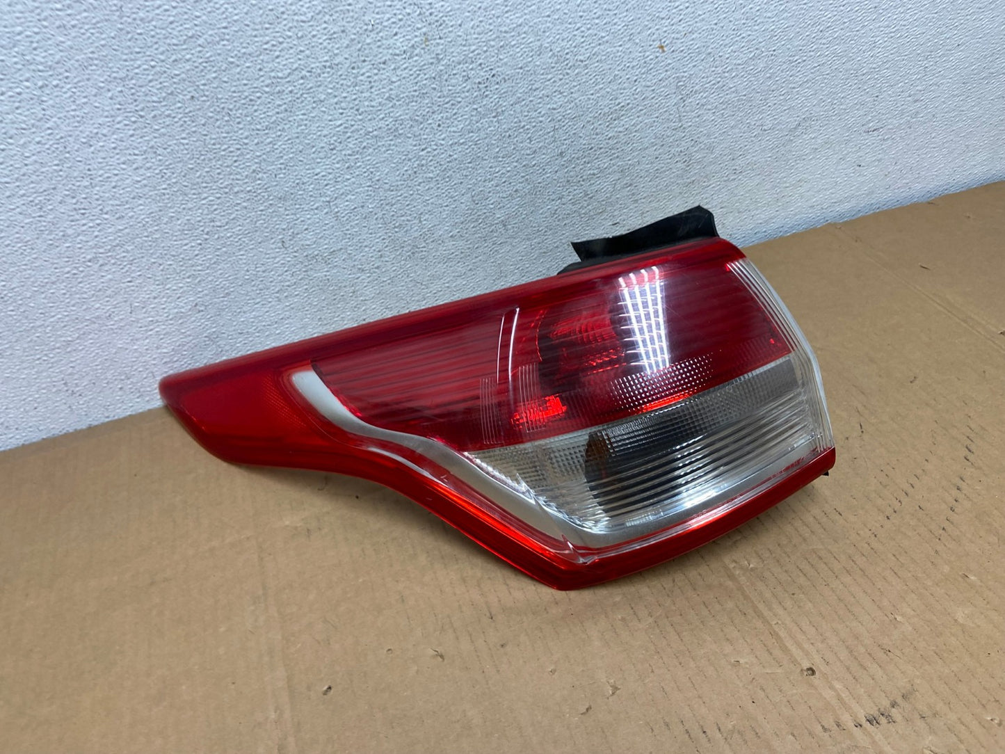 2013 to 2016 Ford Escape Left Driver LH Side Tail Light AD0781 LK2