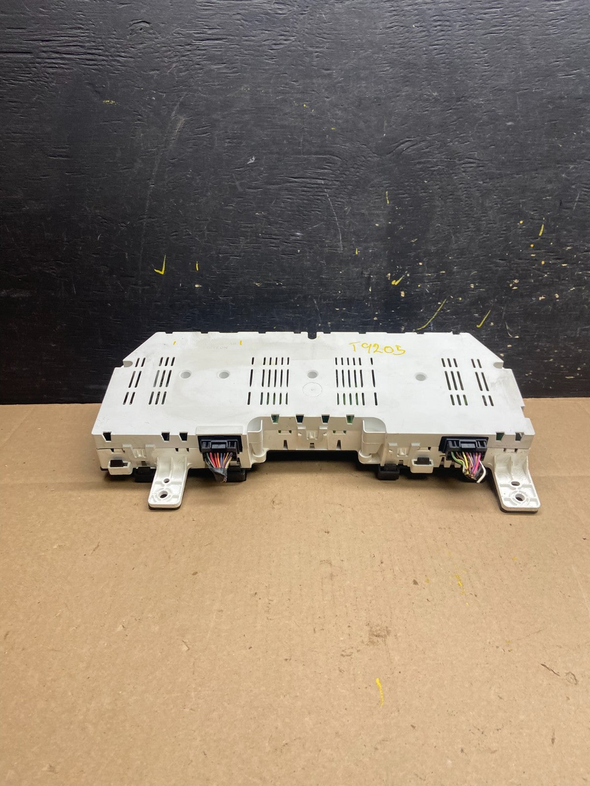 2004 to 2005 Lincoln Navigator Aviator Speedometer Gauge Cluster t9205 DG6