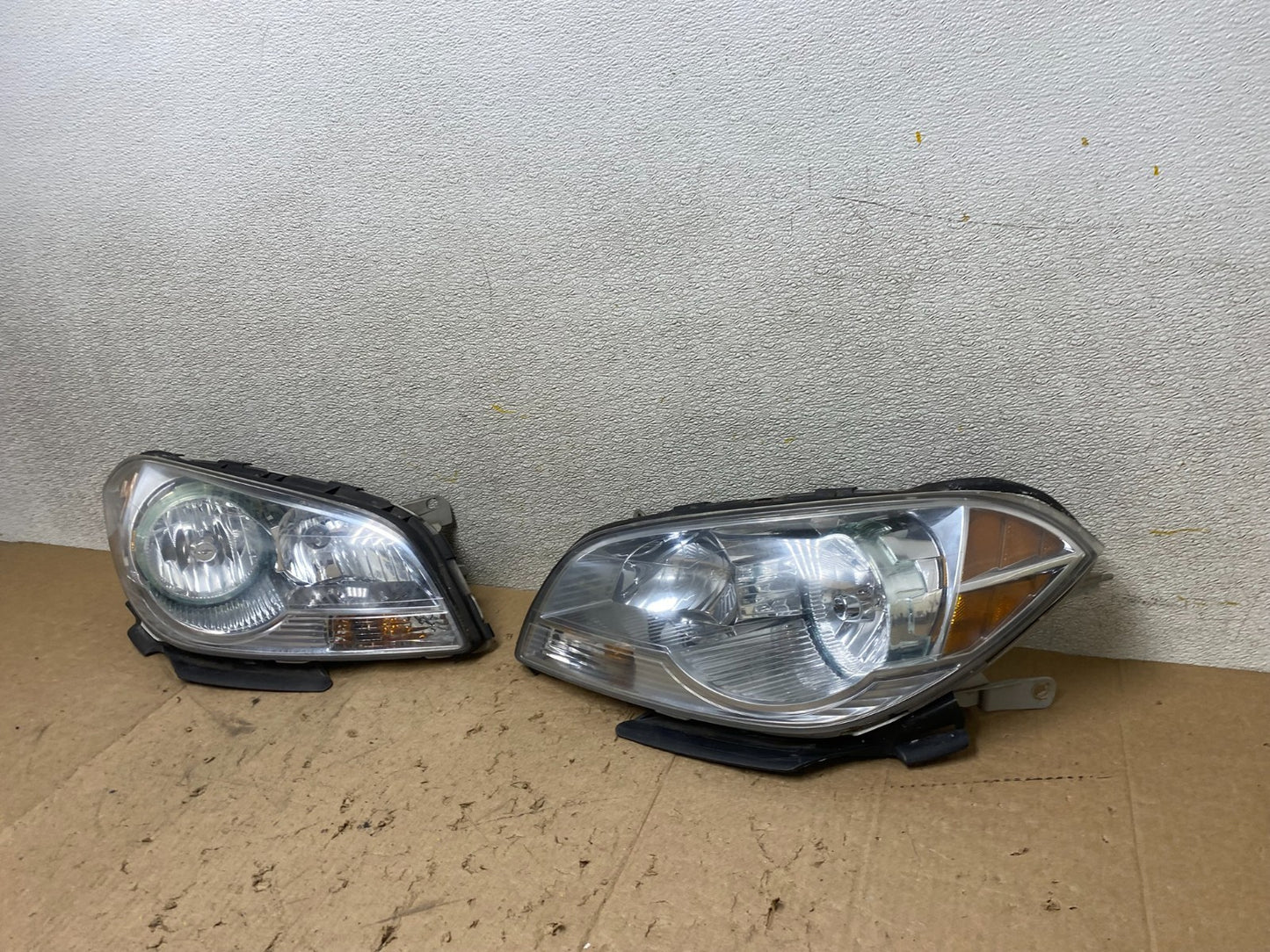 2008 to 2012 Chevrolet Malibu Left+Right Side Set Headlights Oem X2111 DW1