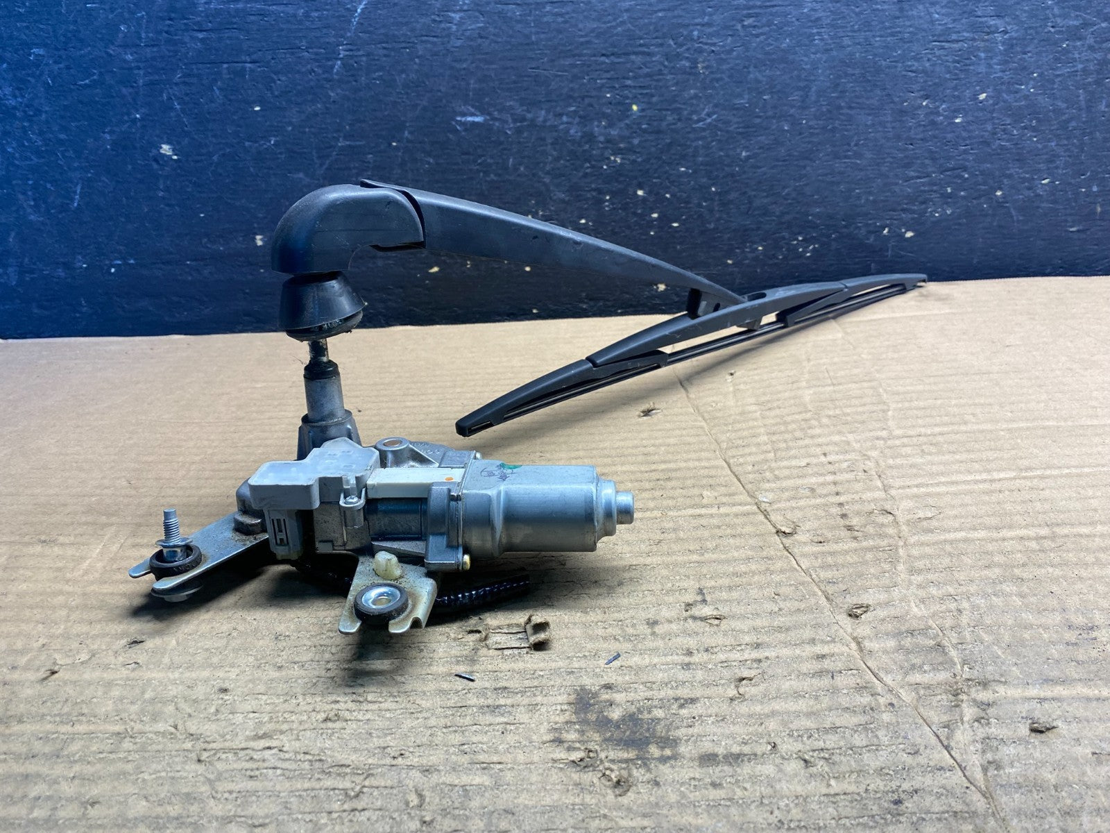 2009-2017 Infiniti FX35 FX50 Rear Liftgate Back Window Wiper Motor OEM AA72631