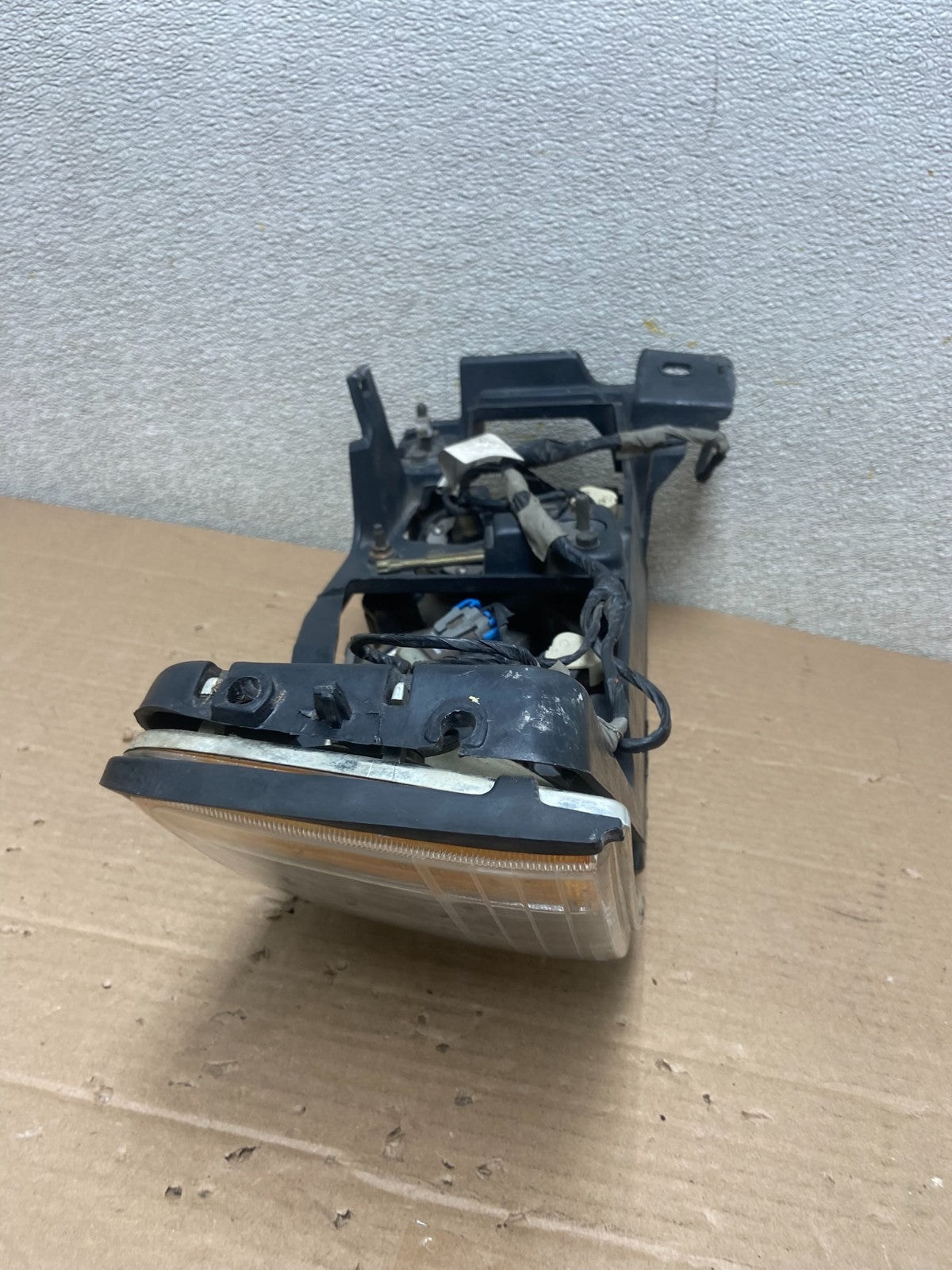 1997 1998 1999 Cadillac Deville Left Driver LH Headlight + Turn Signal AA8753 DG8